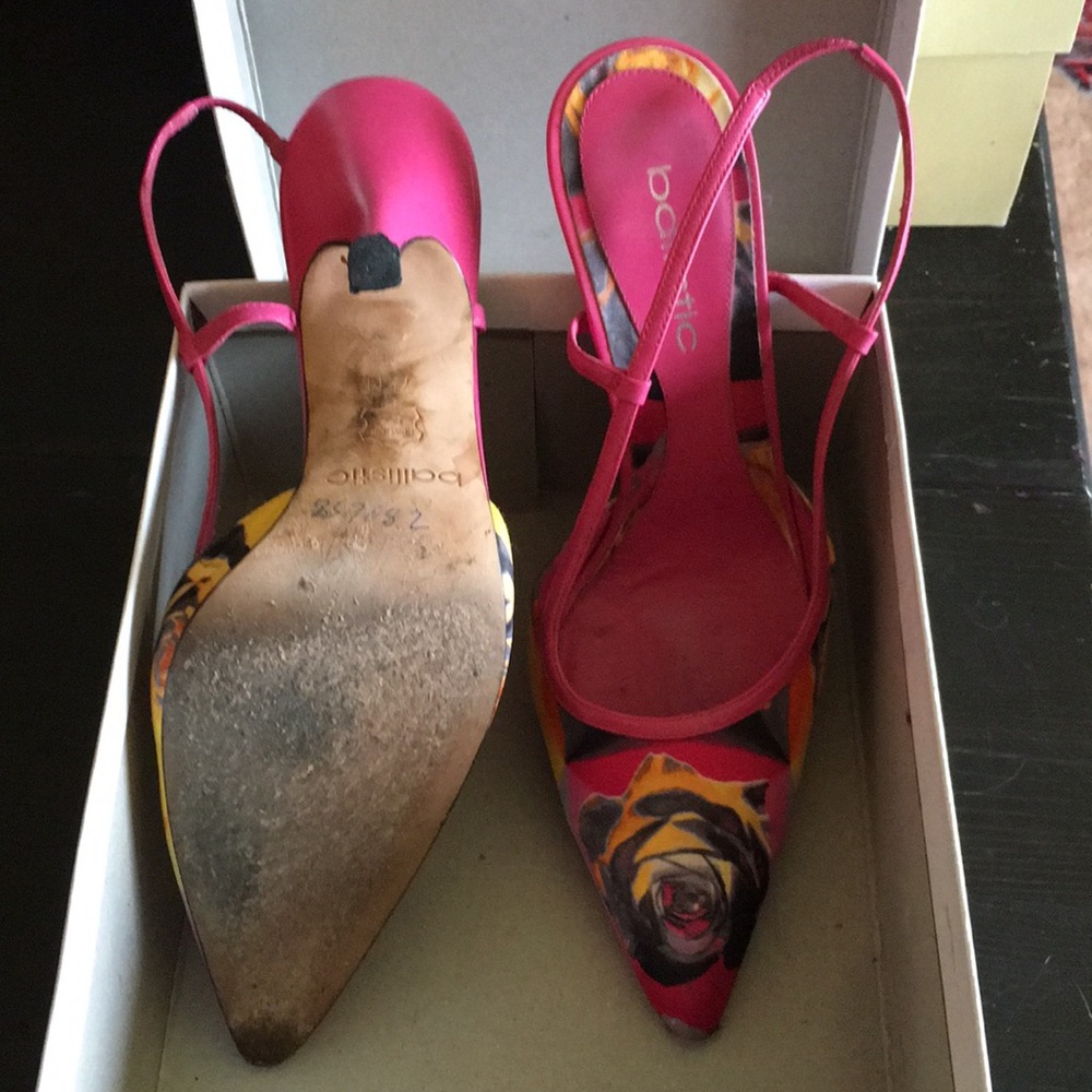 Rose pumps